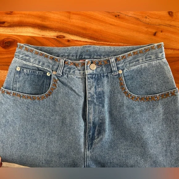 Vintage Hand Embroidered Ultra High Rise 90’s Cotton Denim Mom Straight Leg Jean - Picture 7 of 7